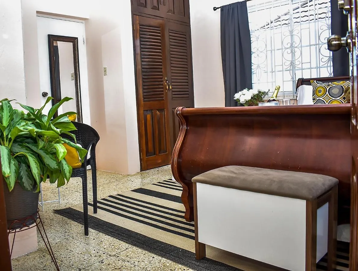 Ocean View Self-Contained Suite Hopewell ゲストハウス